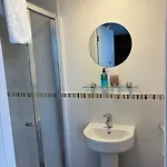 The Olivia Swan Apartament *