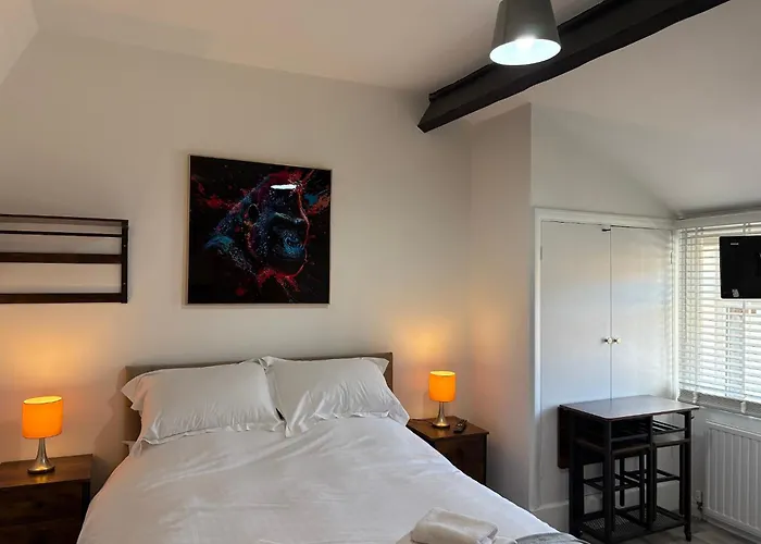 The Olivia Swan Deighton